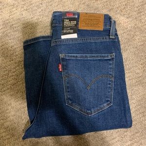 Levi 724 high rise straight cropped